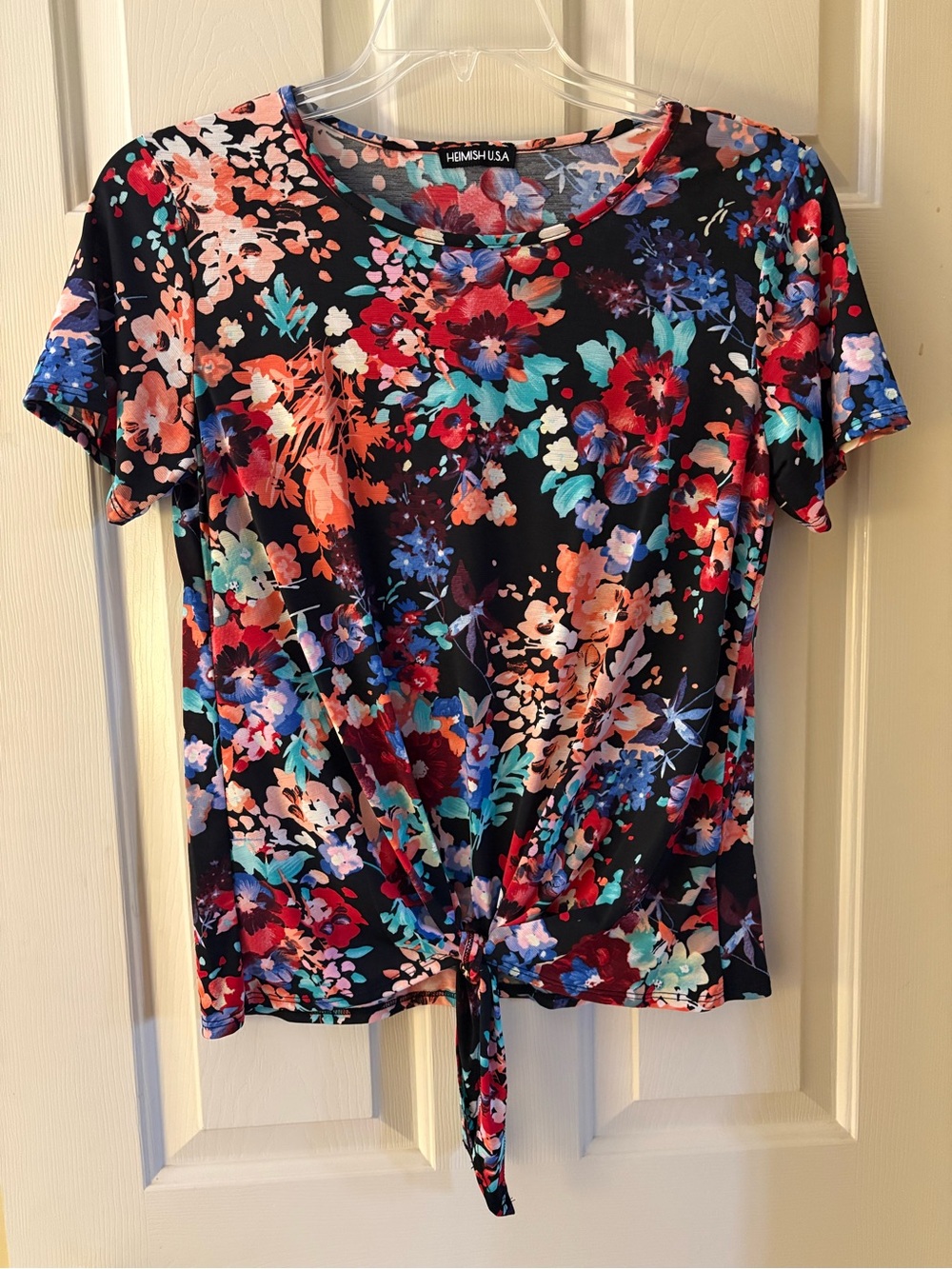 Heimish USA Size Medium Black Floral Short Sleeve Top, NWOT